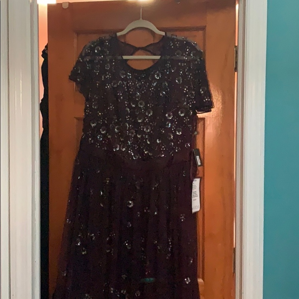 14W Adrianna Papel Sequined Dress.
